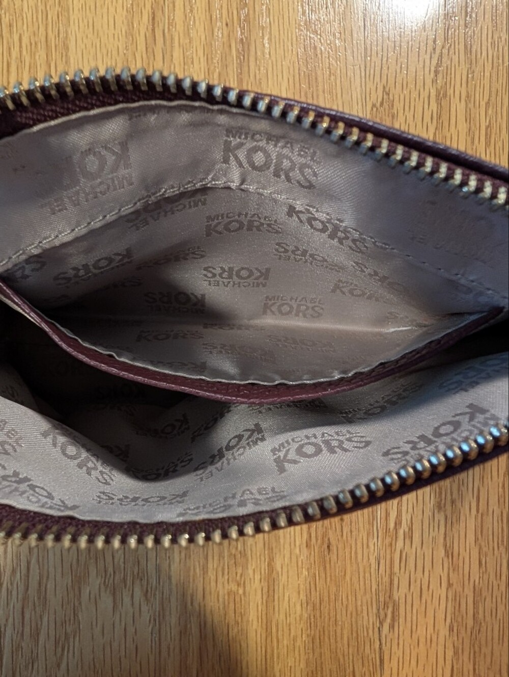 Michael Kors Fulton Burgundy Pebbled Leather Zip Pouch Clutch Wristlet Bag - Picture 4 of 10